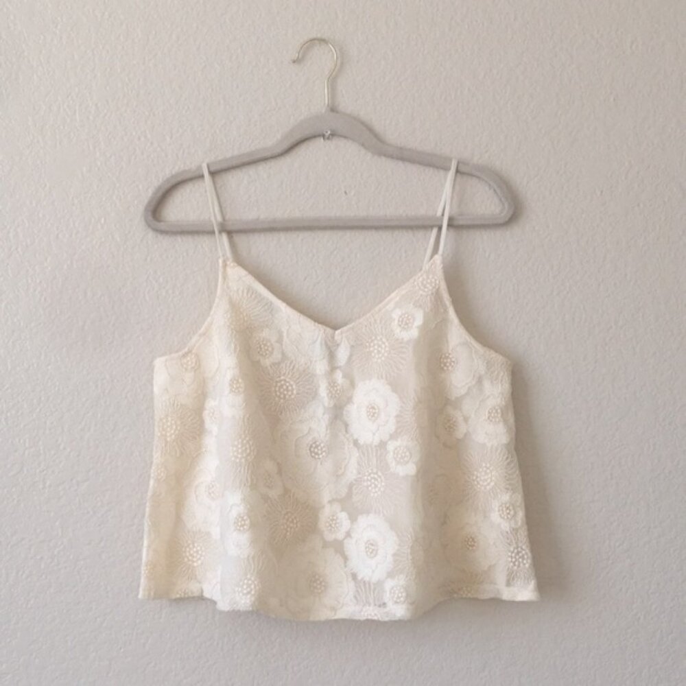 Elegant White Lace Women’s Top